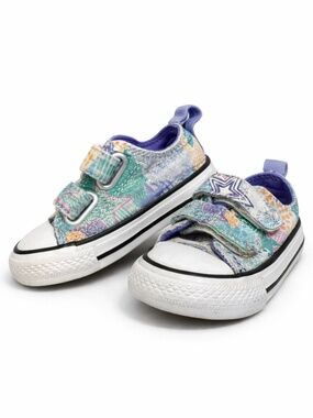 Converse Kids Purple & Multicolor Star Print Velcro Sneakers – Size 5 EUC